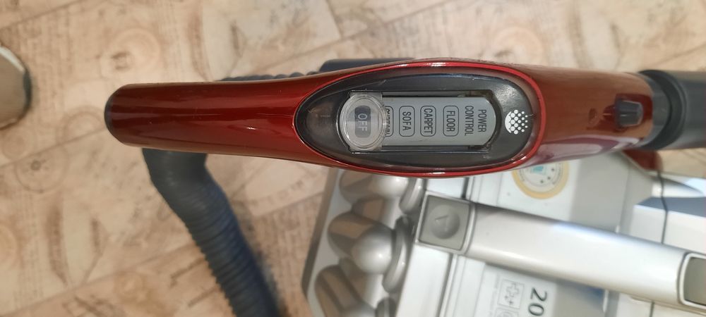 Пылесос LG 2000 V-K8801HTM