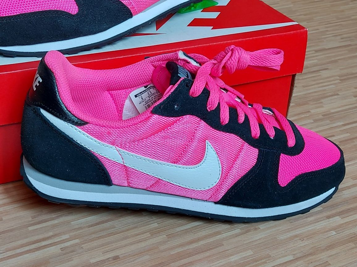 WMNS Nike Genicco r. 39 NOWE