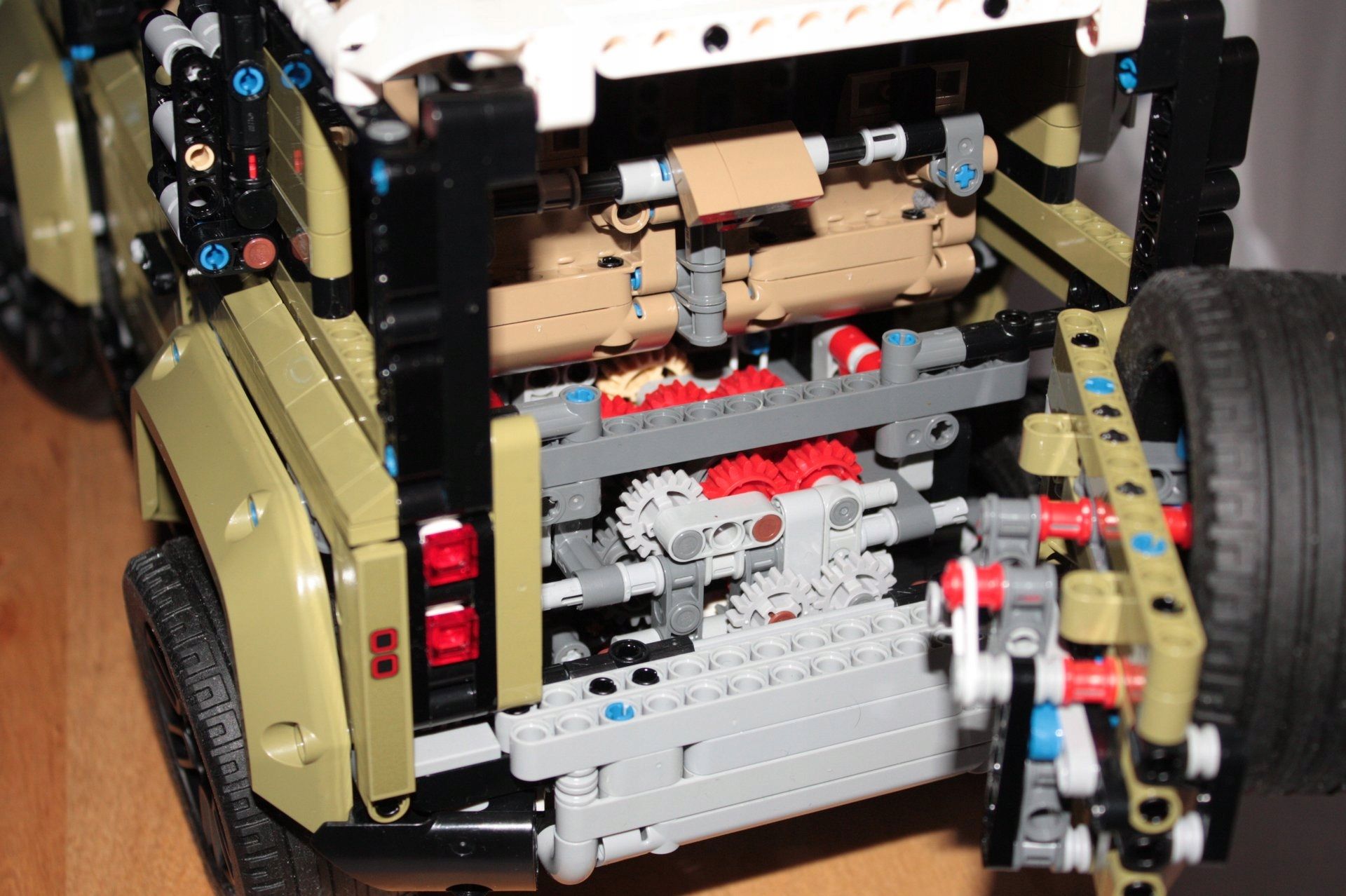 Lego Technic 42110 Land Rover Defender
