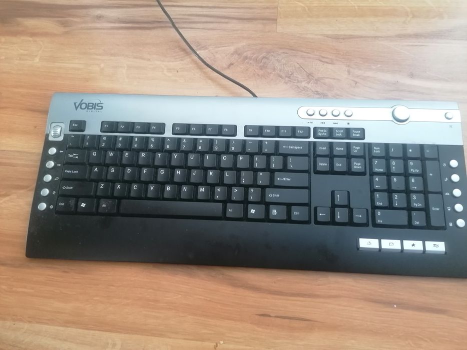 Sprzedam klawiaturę i monitor