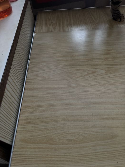 Подарую обідній стіл. Хортицький рн