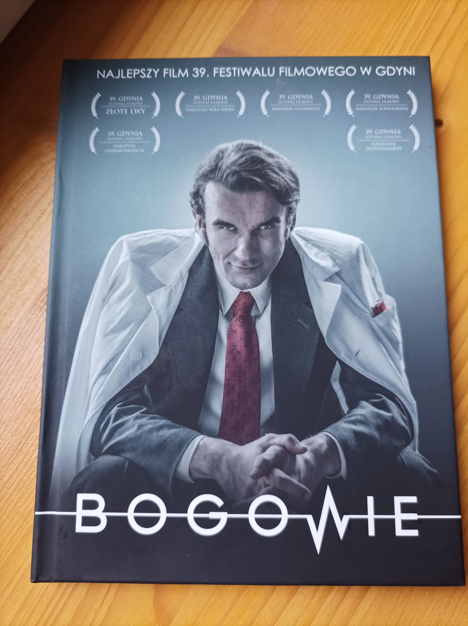 Bogowie film na płycie