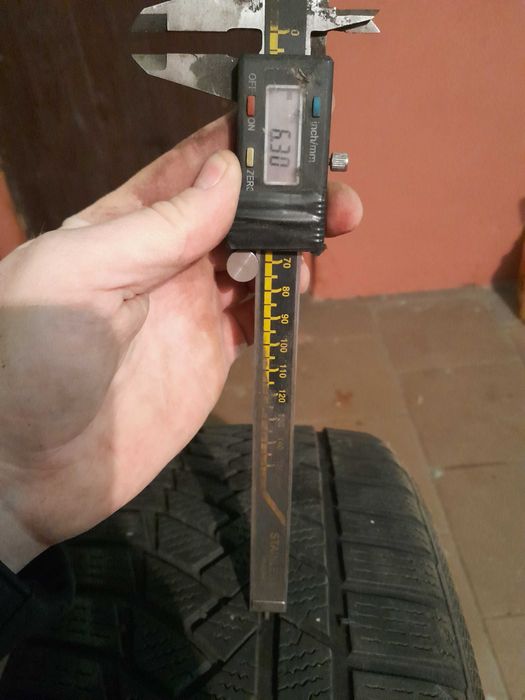 Komplet Opon Zimowych Continental WinterContact 215/45 R17 2015