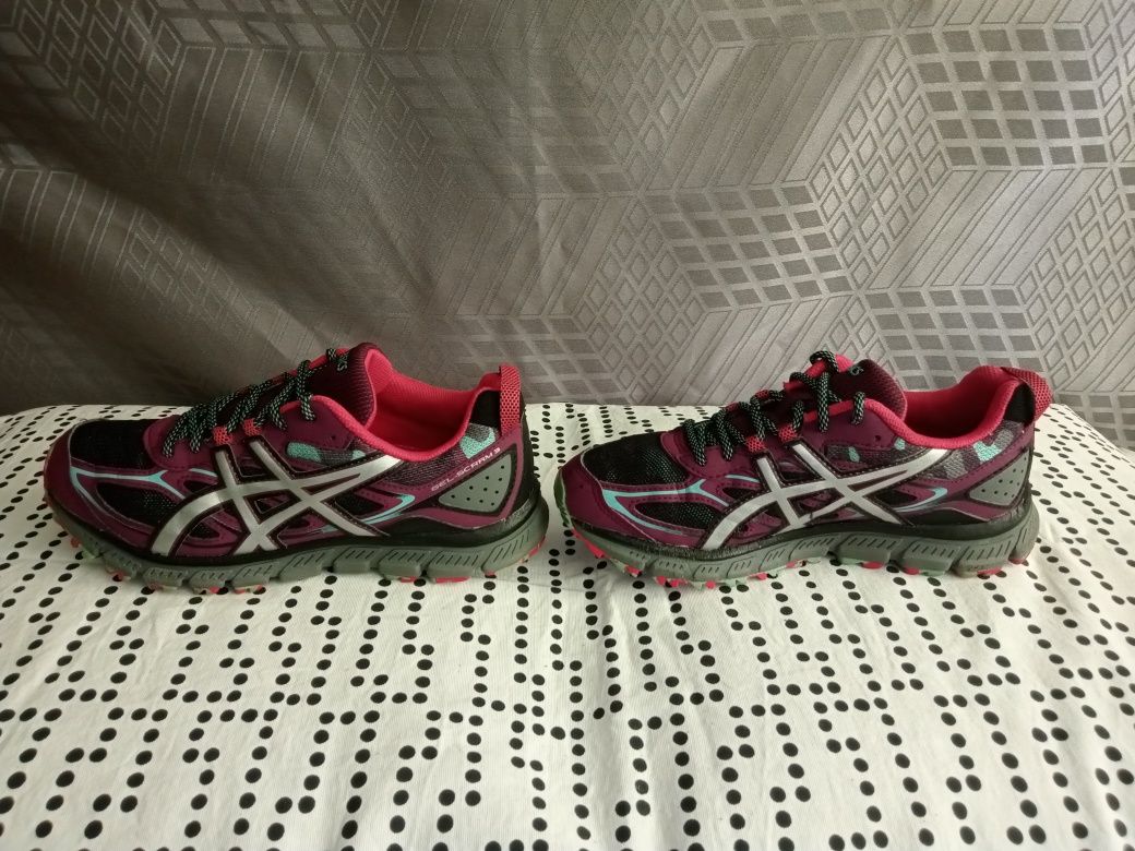 Asics Gel-Scrram 3 nr 39.5--25.5 cm