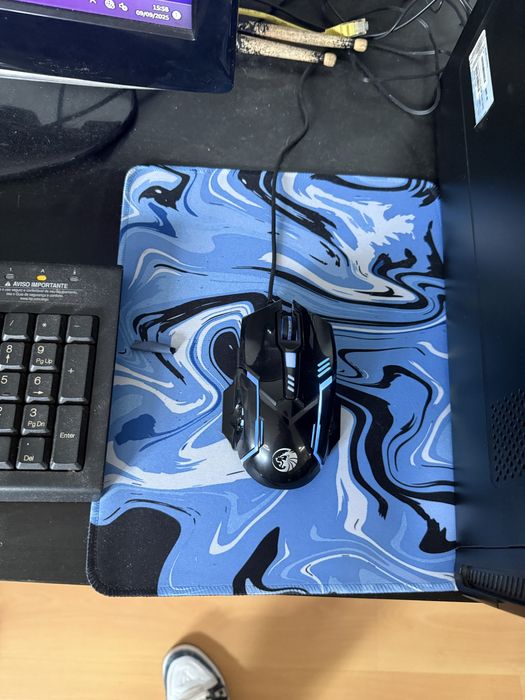 Computador+Ecra+colunas+rato+teclado