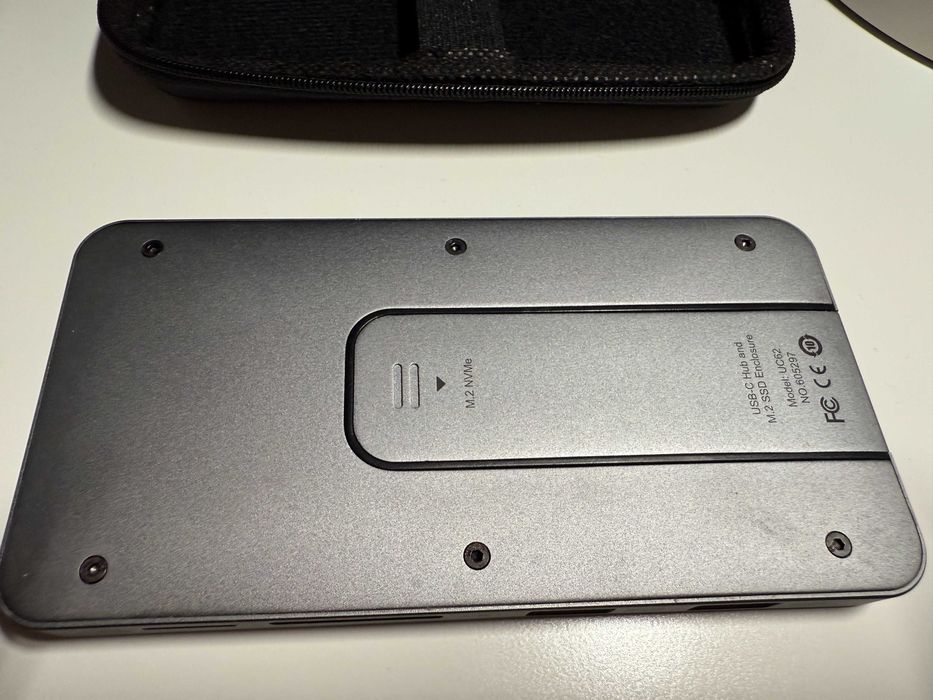 Hagibis-Docking Station C/ possiblidade de fazer de disco externo SSD