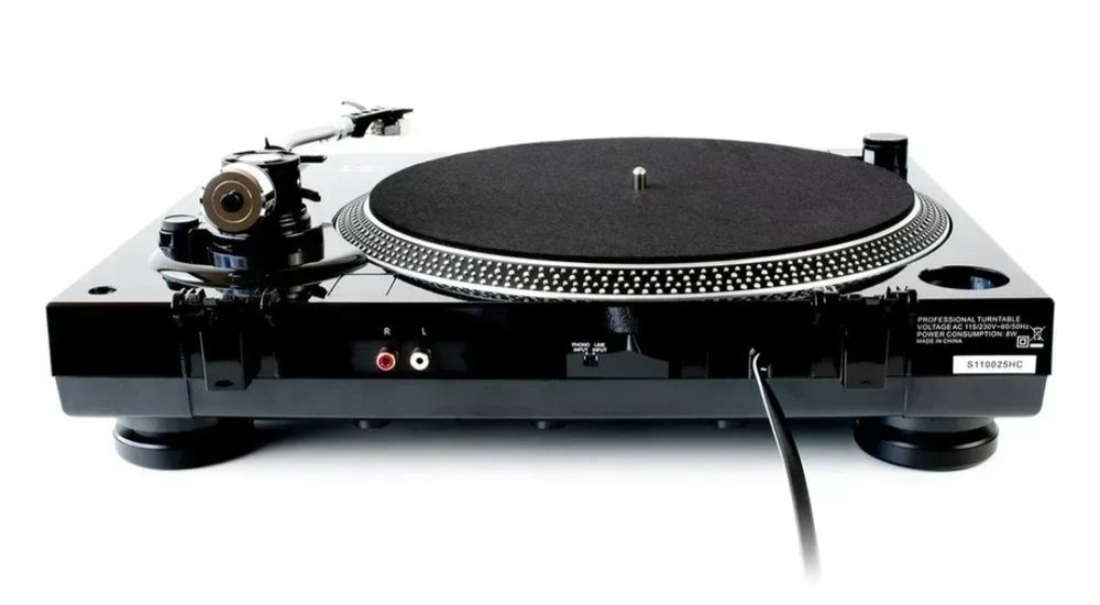 Програвач вінілу (проигрыватель виниловых пластинок)