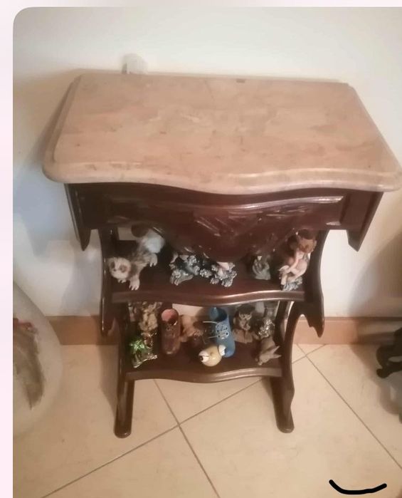 Mesa para por telefone