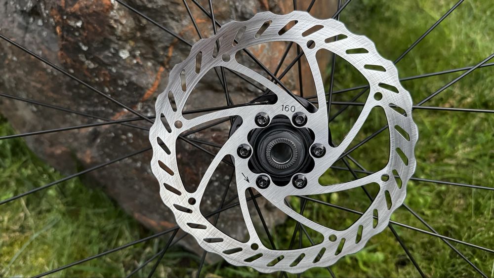 Koła gravel 28 CX 20 Disc. Na oponach z dętkami. Stan bdb.