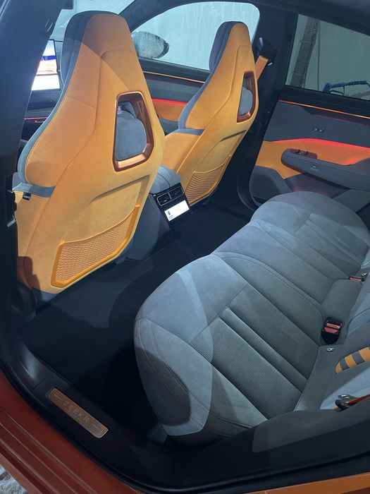 Zeekr 001 2024 модельний 2025