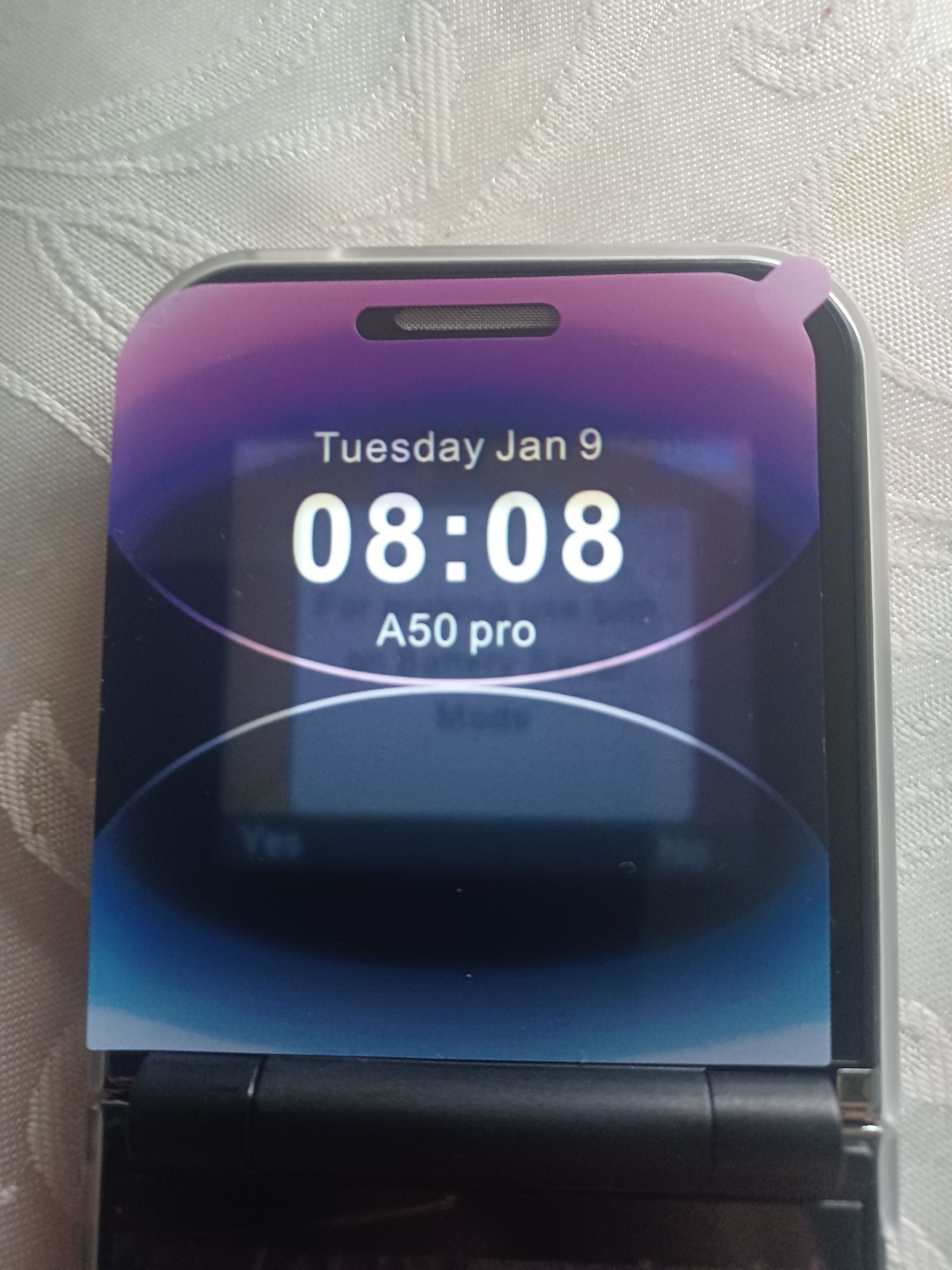Telefon SERVO z klapką