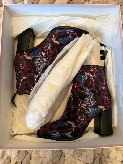 Продам комлект взуття та спідницю італійської фірми MSGM