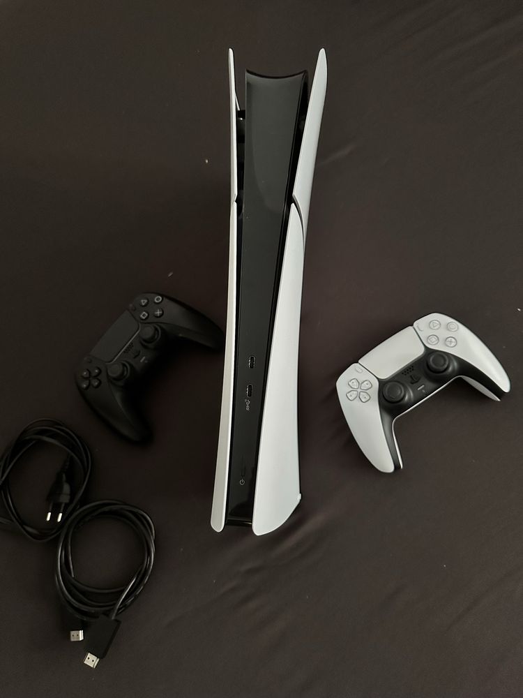 PS5 Digital slim 1TB
