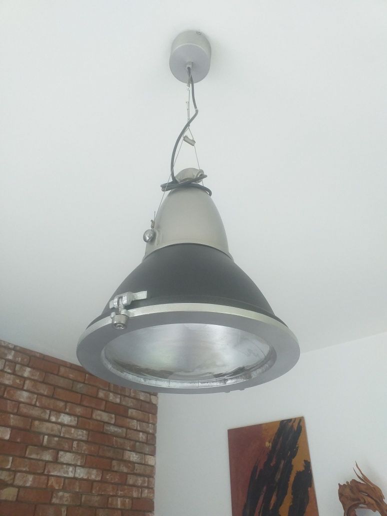 Lampa loftowa wisząca