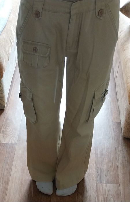 Бежевые широкие джинсы