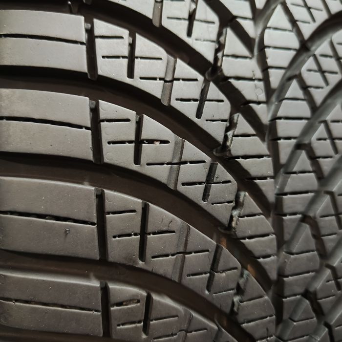 205/55/16 XL Sprzedam komplet opon całorocznych Goodyear