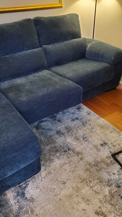 Comfortable 3-seater sofa with chaise