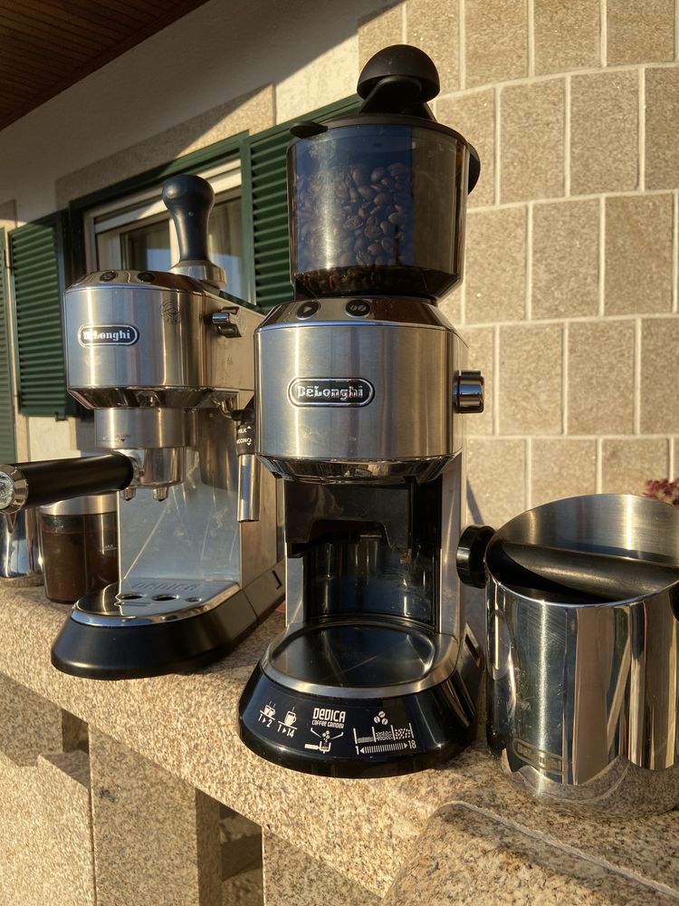 Máquina de Café LêLonghi com moinho