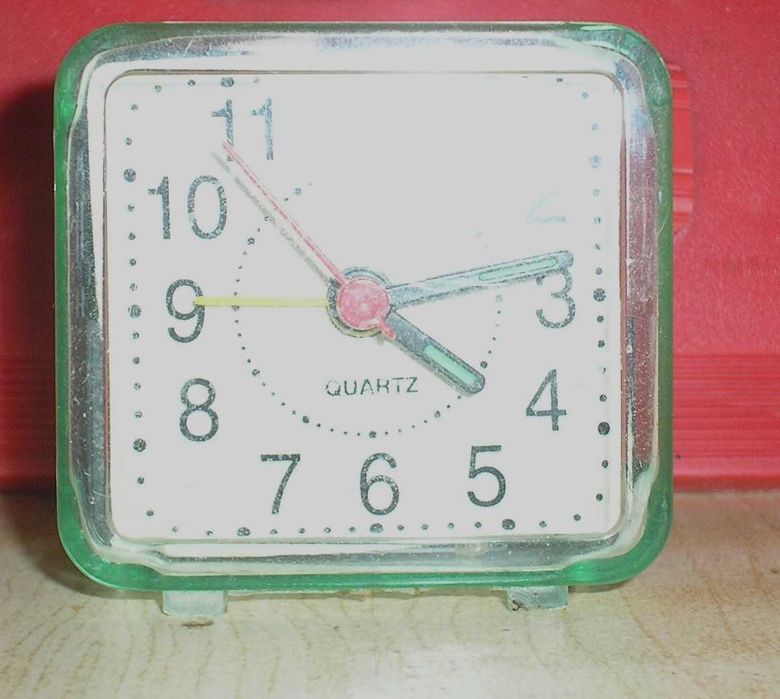 продається годинник