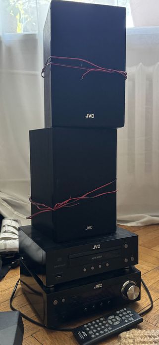 mała  wieża JVC plus 2 głośniki