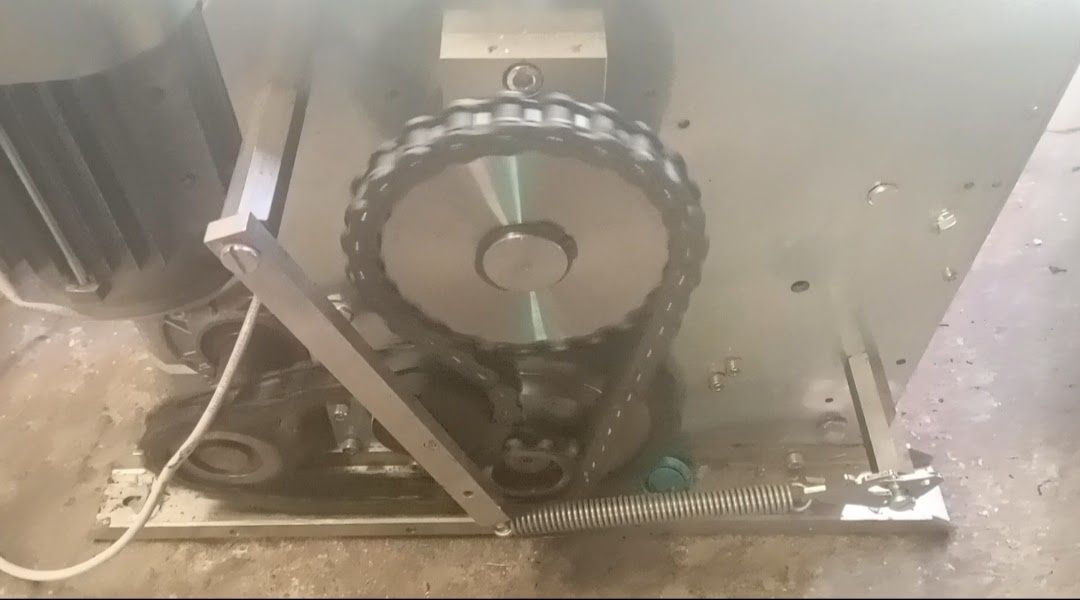 Mechanizm zgniatarki Revendo 9010 z motoreduktorem