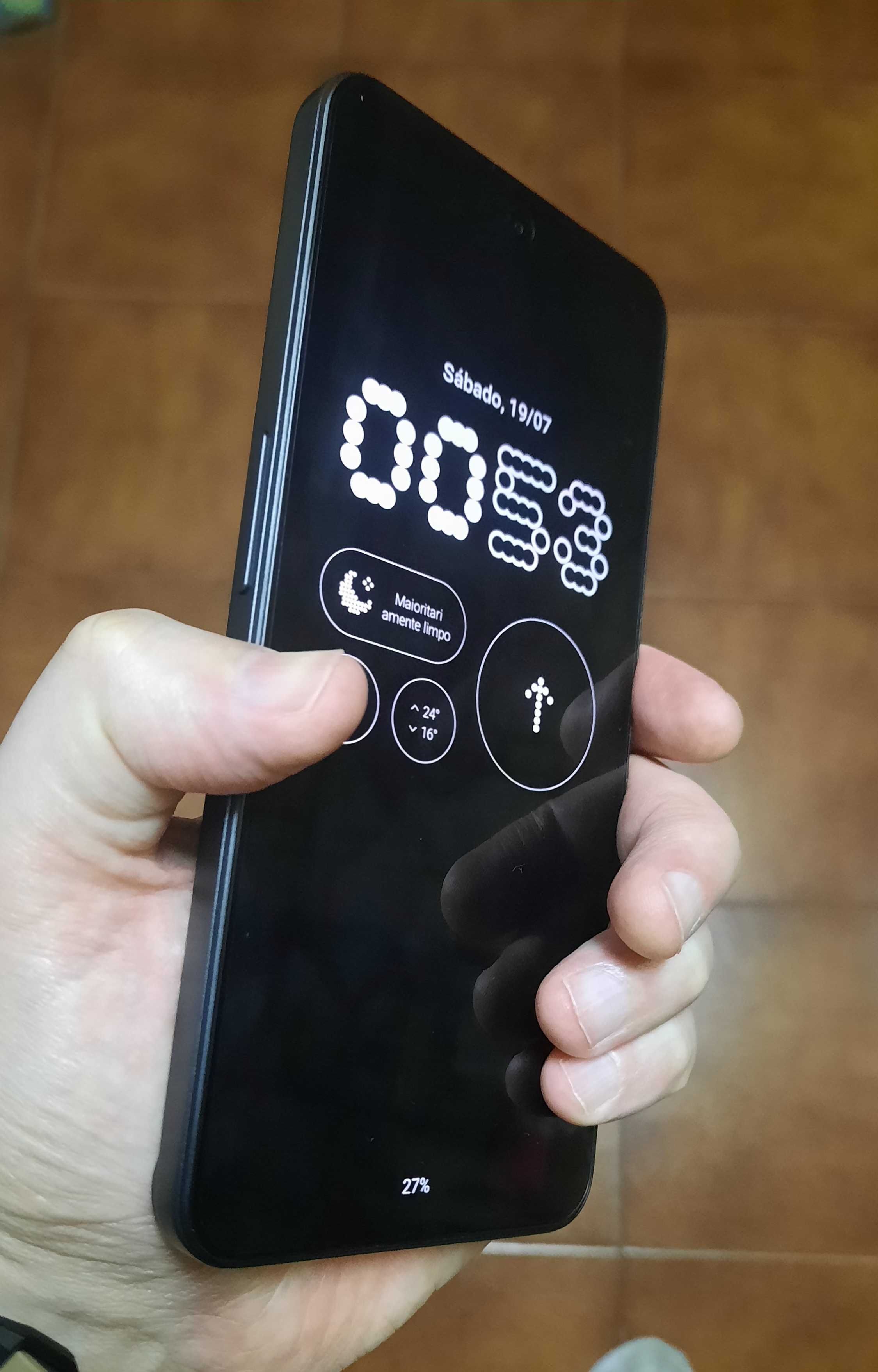 CMF Phone 2 Pro praticamente novo