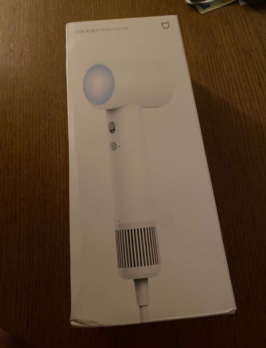Фен Xiaomi mijia h501 se
Заводская упаковка 
Тихий ,мощный 
Меняет цве