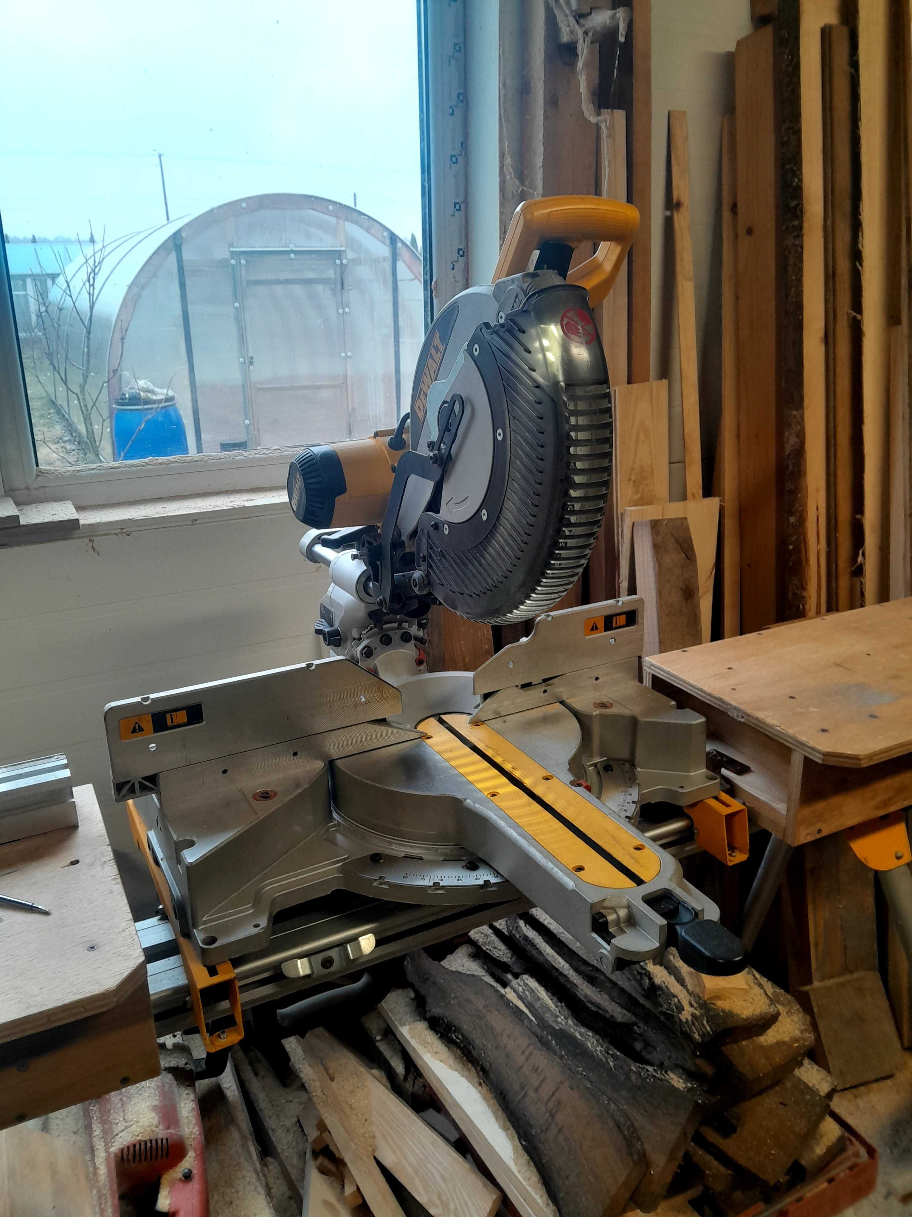 Ukosnica  DEWALT DW718XPS