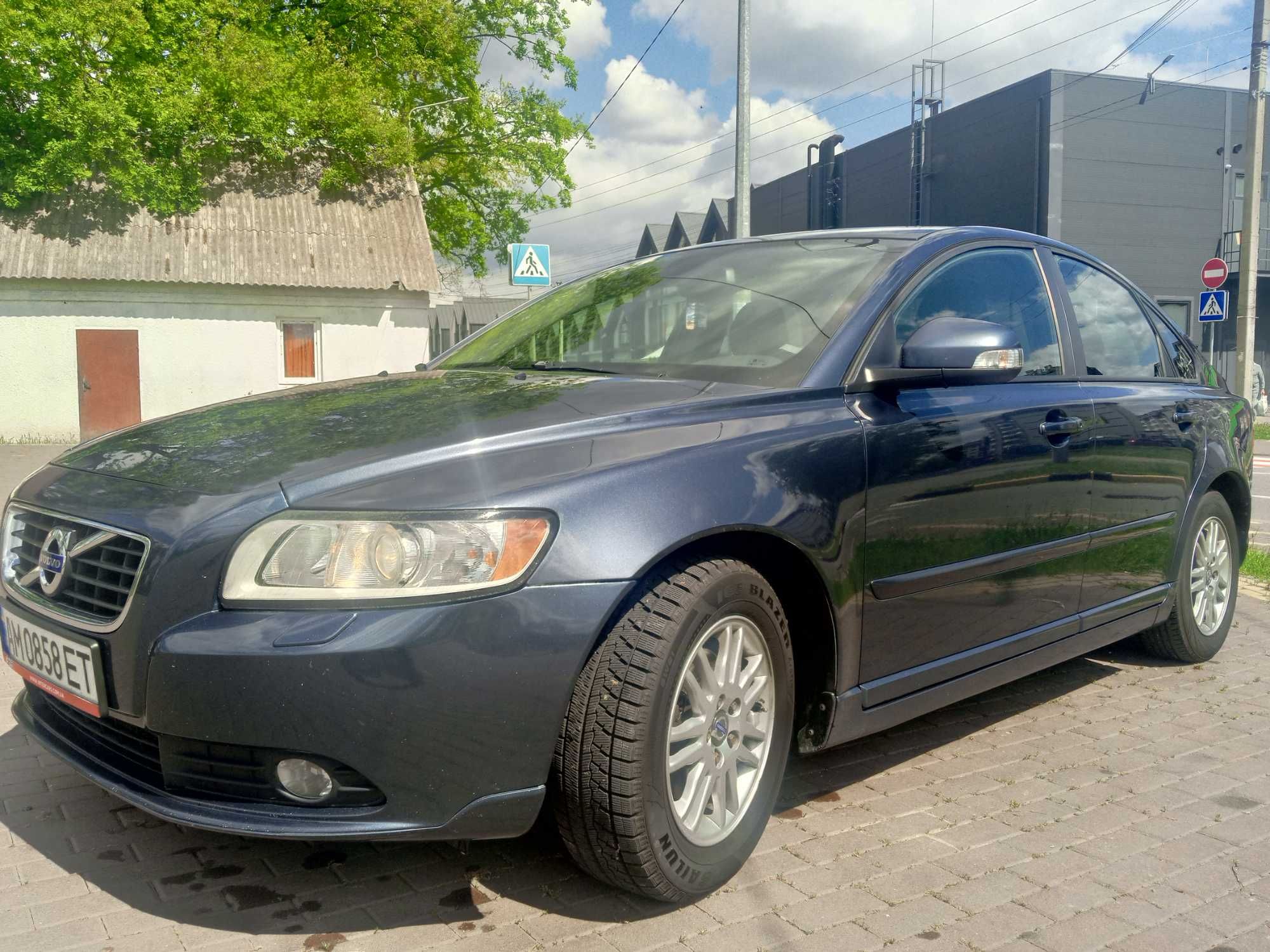 Продам VolvoS40 2011