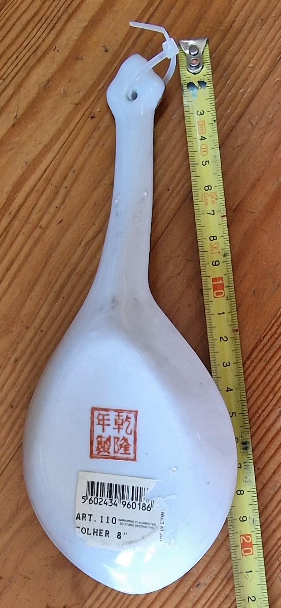 Grande Colher em Porcelana Chinesa Família Rose Medallion Antiga 22cm