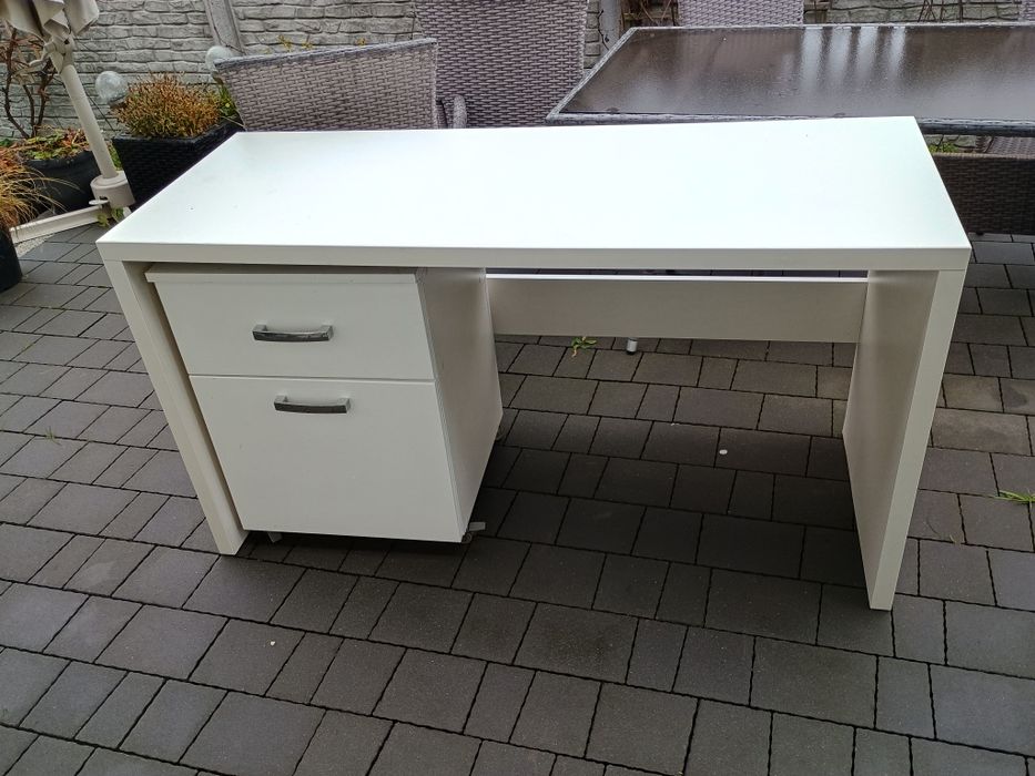 Biurko z szafką na kółkach