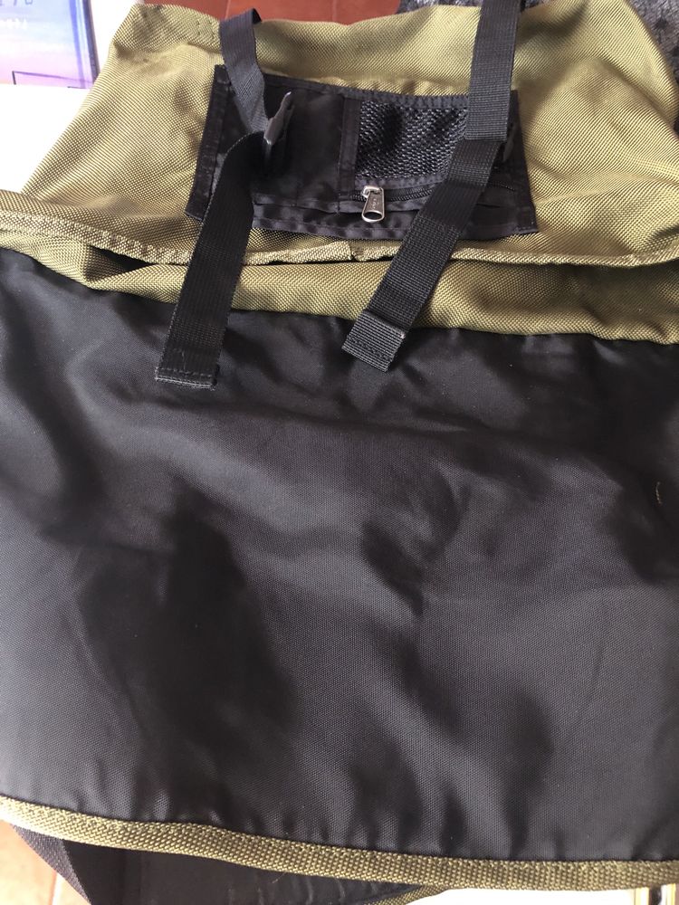 Mala a  tira colo homem eastpak