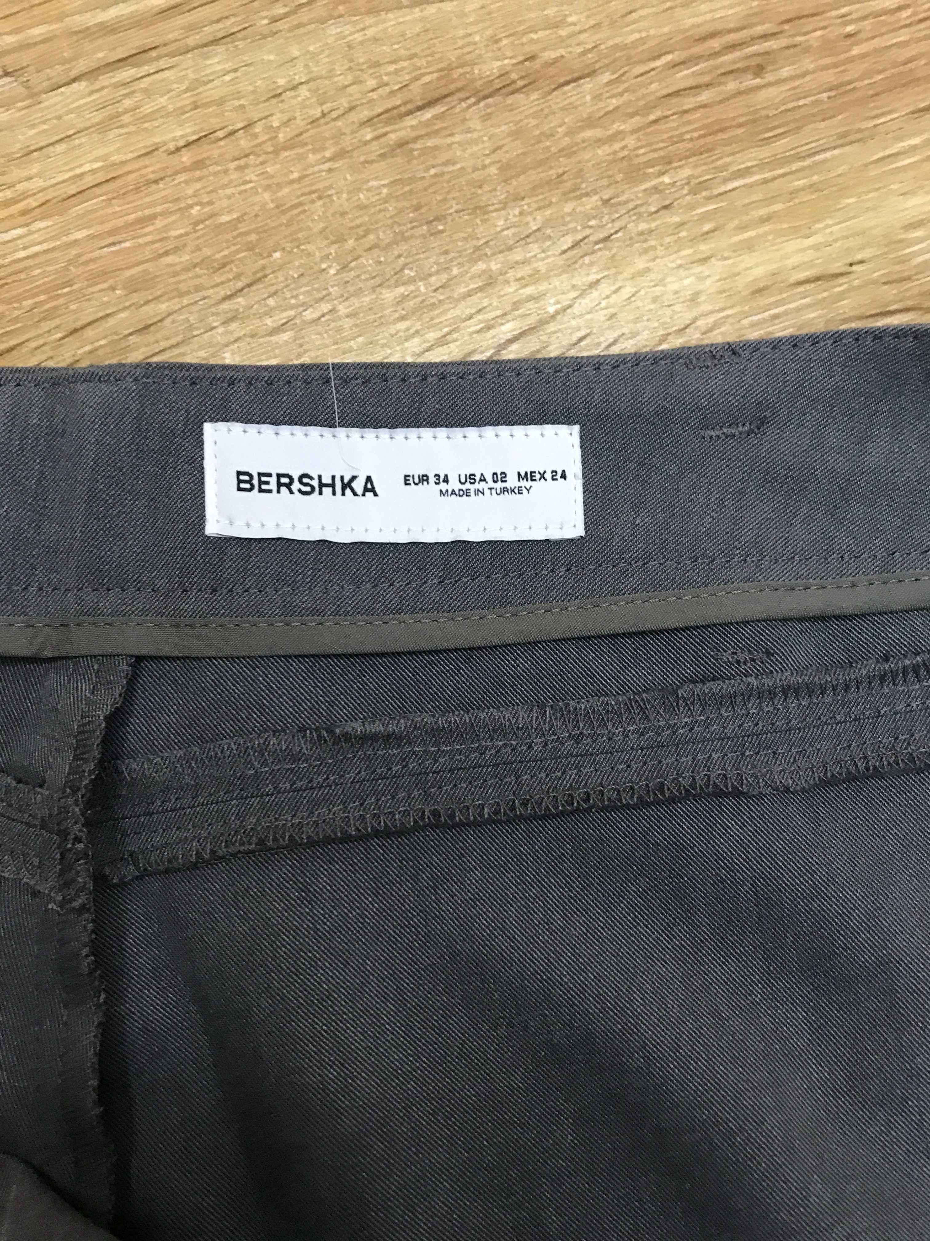 Жіночі сірі брюки Bershka wide leg, 34 розмір