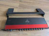 Behringer UV1 Przedwzmacniacz mikrofonowy + reck holder