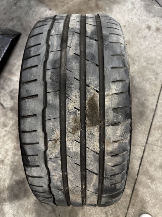 Opony 233/40 R 19