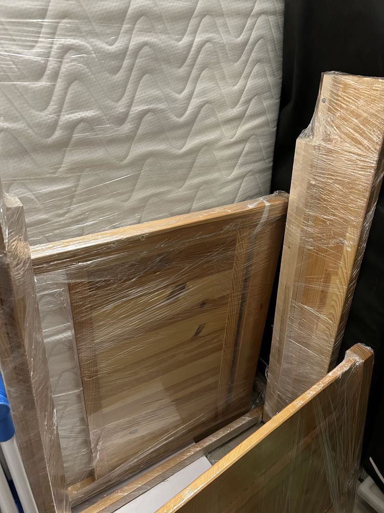 Trofast IKEA regulowane łóżko dziecięce + materac