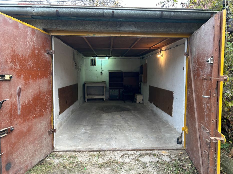 Garaż Księga Wieczysta Medyków Ligota obok szpitala UCK i Kolejowego