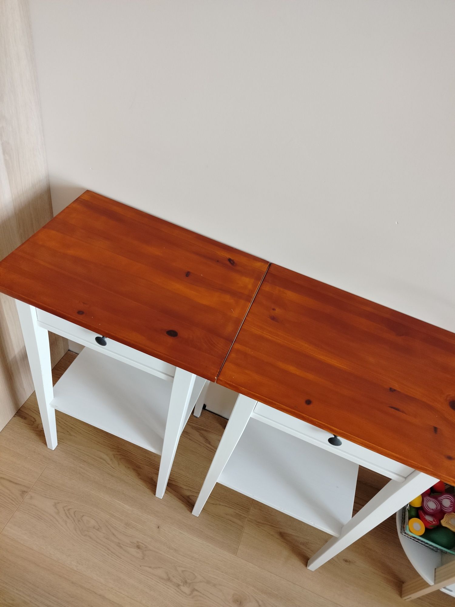 szafka nocna Ikea Hemnes stolik nocny