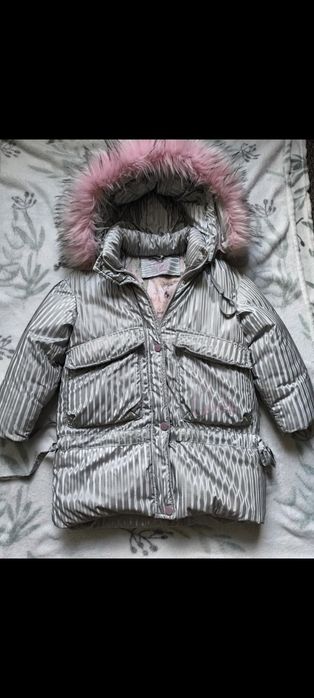 Дуже красива ,модна і тепла куртка .