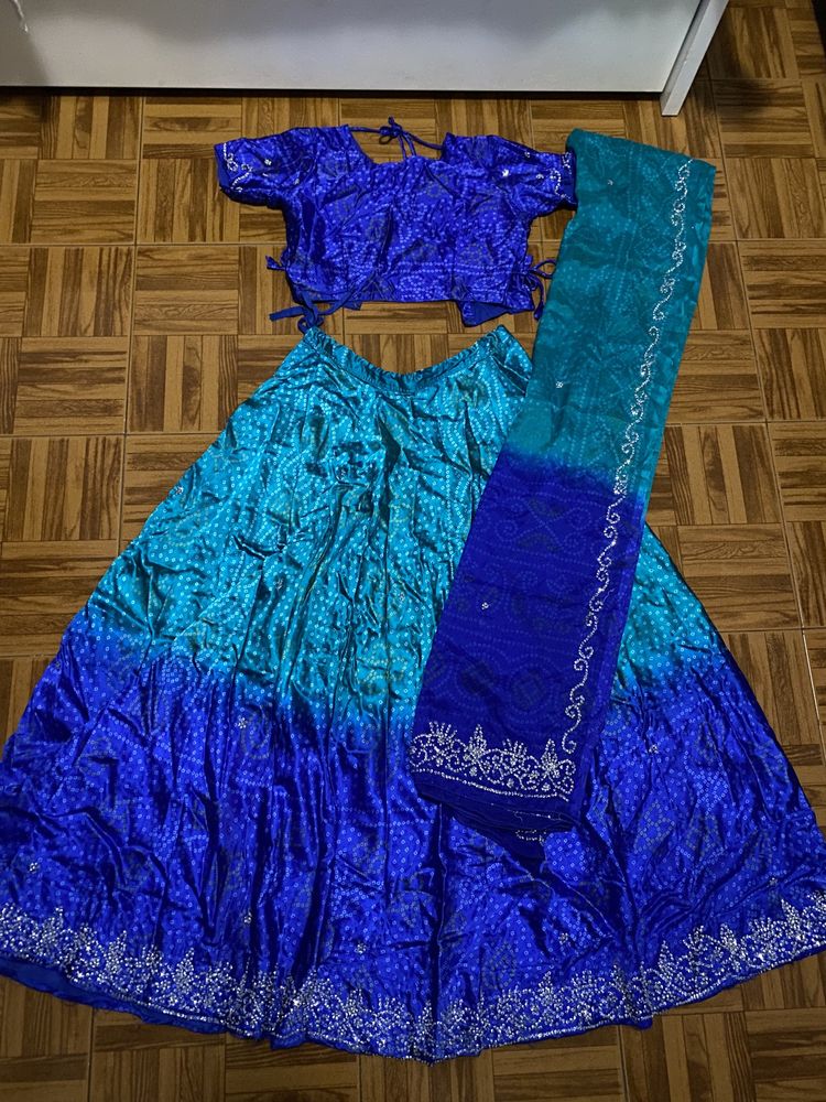 Gharara verde e azul com brilhantes