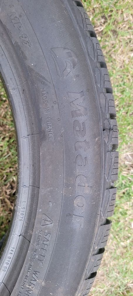 Opony zimowe 235/50R19