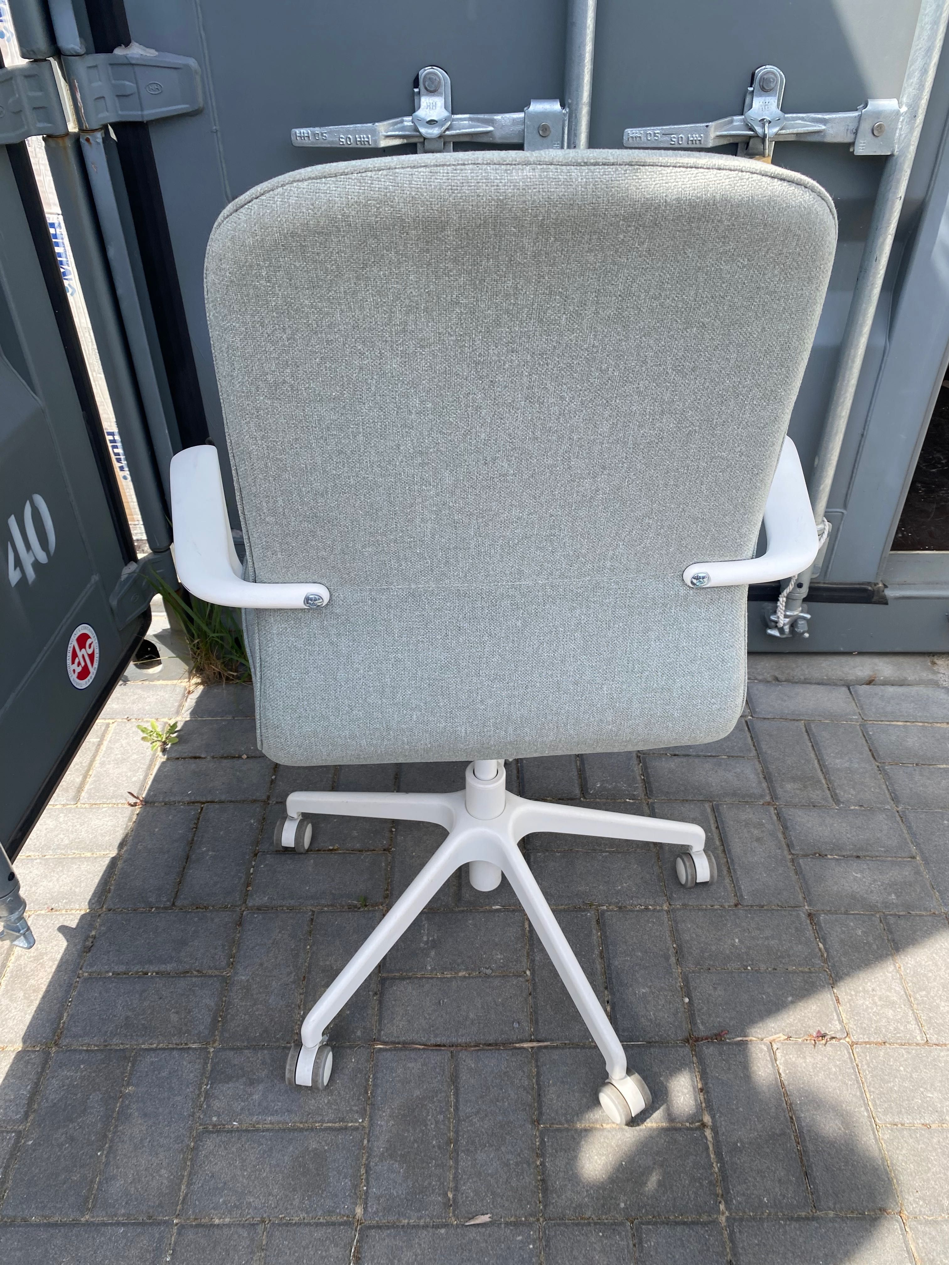 Krzesło konferencyjne/biurowe LANGFJALL IKEA, jasnozielone / białe