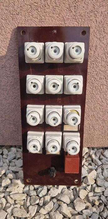 Tablica bezpiecznikowa bezpieczniki korki skrzynka płyta bakelit PRL