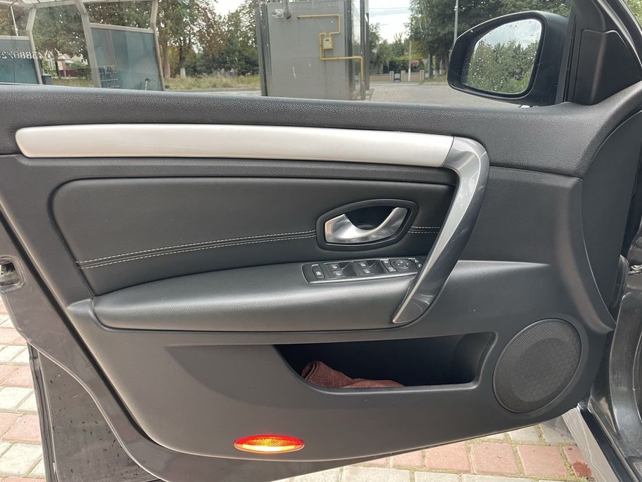 Renault Laguna 3 2.0 дизель Автомат