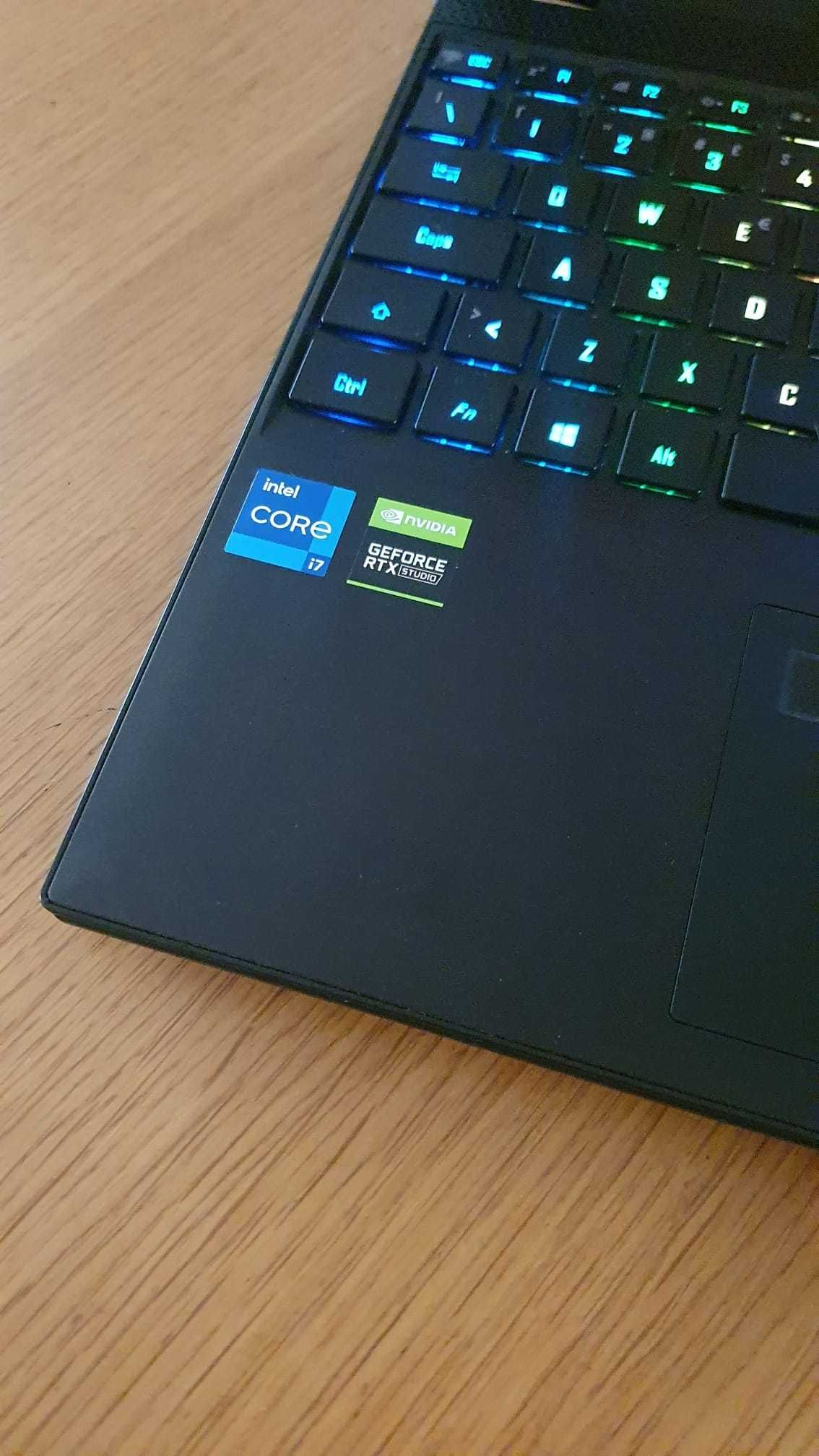 Computador portátil Gigabyte AERO 15 OLED