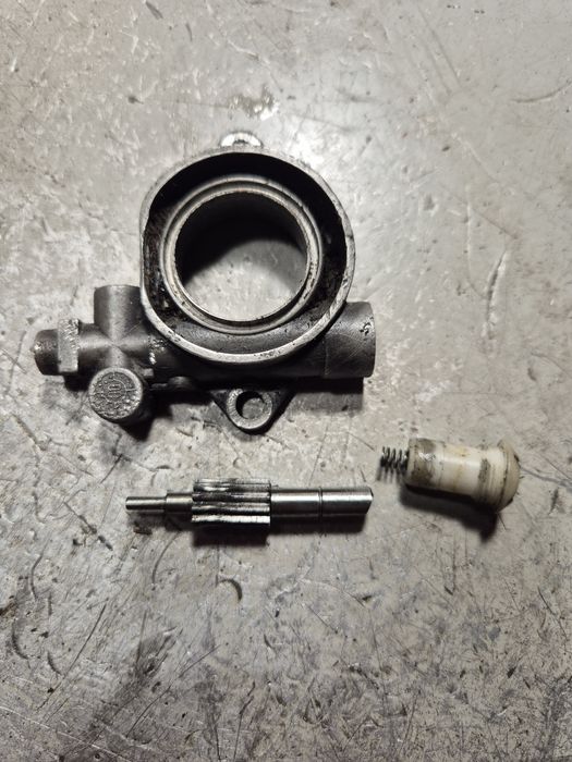 Czesci Dolmar 112 koło magnesowe pompka oleju