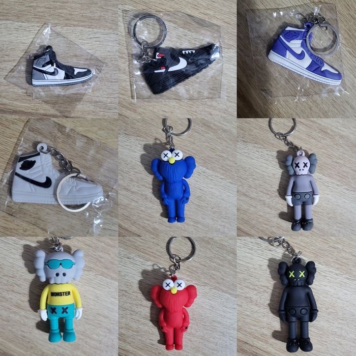 Breloczki Nike różne