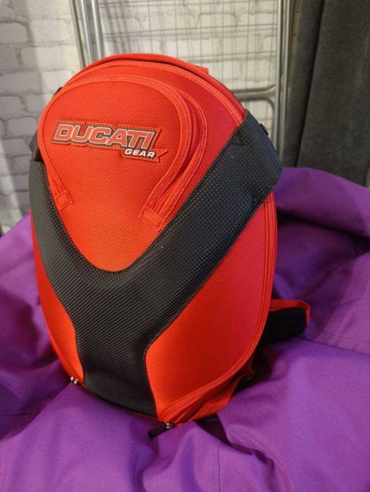 Абсолютно новый рюкзак Ducati Gear