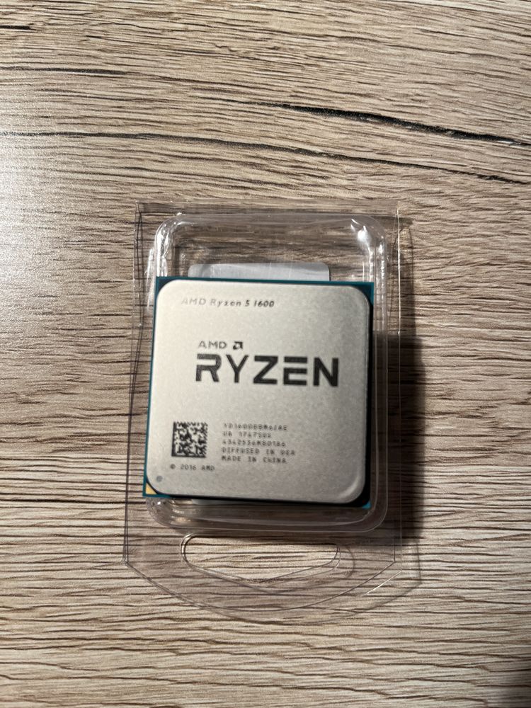 Procesor AMD Ryzen 5 1600 3.2-3.6 GHz AM4
