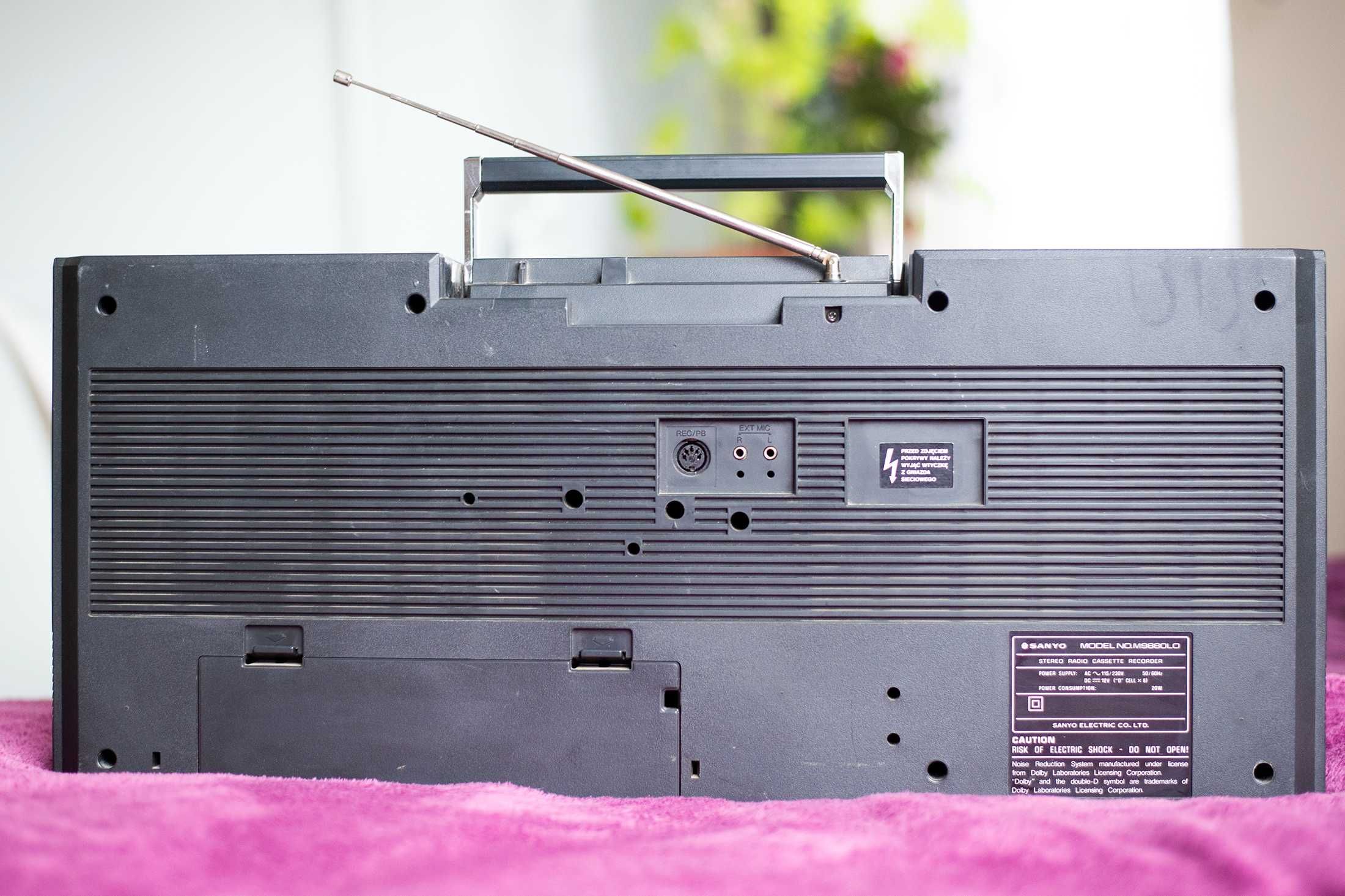 Ghettoblaster boombox Sanyo M9880 zamiana za gitarę elektryczną